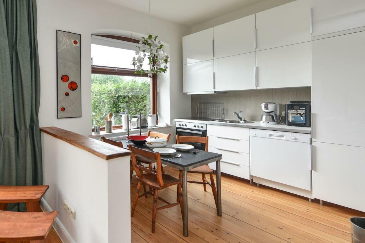 Kanalvilla - Urlaub Am Nord-Ostseekanal - Zwei Ferienwohnungen Im Angebot- Eine Im Dachgeschoss Und Eine Wohnung Mit Garten Sehestedt  المظهر الخارجي الصورة