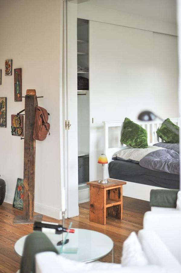 Kanalvilla - Urlaub Am Nord-Ostseekanal - Zwei Ferienwohnungen Im Angebot- Eine Im Dachgeschoss Und Eine Wohnung Mit Garten Sehestedt  المظهر الخارجي الصورة
