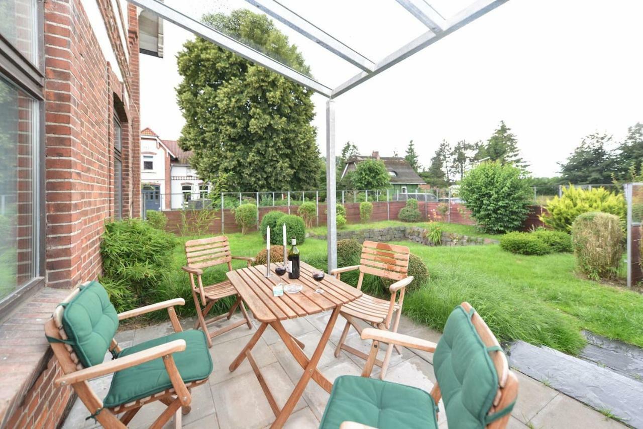 Kanalvilla - Urlaub Am Nord-Ostseekanal - Zwei Ferienwohnungen Im Angebot- Eine Im Dachgeschoss Und Eine Wohnung Mit Garten Sehestedt  المظهر الخارجي الصورة