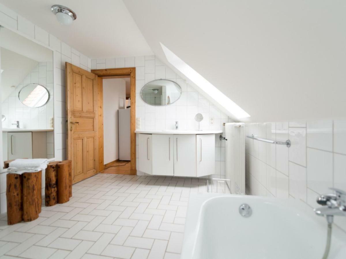 Kanalvilla - Urlaub Am Nord-Ostseekanal - Zwei Ferienwohnungen Im Angebot- Eine Im Dachgeschoss Und Eine Wohnung Mit Garten Sehestedt  المظهر الخارجي الصورة