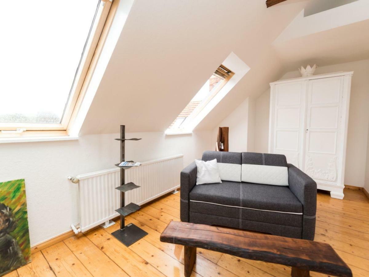 Kanalvilla - Urlaub Am Nord-Ostseekanal - Zwei Ferienwohnungen Im Angebot- Eine Im Dachgeschoss Und Eine Wohnung Mit Garten Sehestedt  المظهر الخارجي الصورة